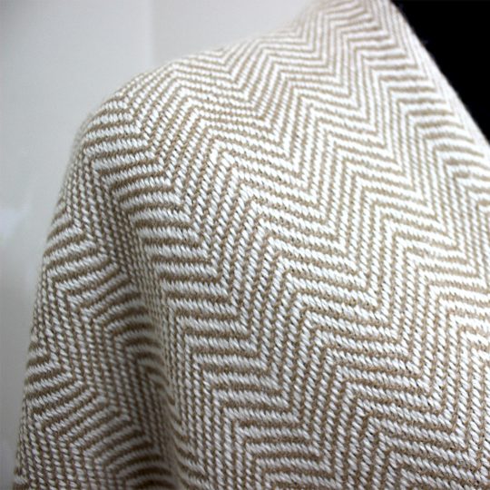 Ruana cordillate blanco beige
